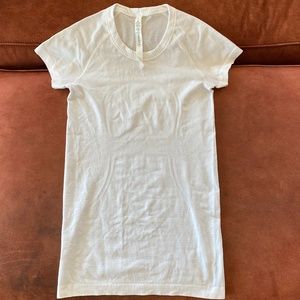 lululemon Short Sleeve Tee